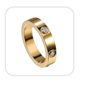 Elegant 18k Gold plated ring with Crystal Accents